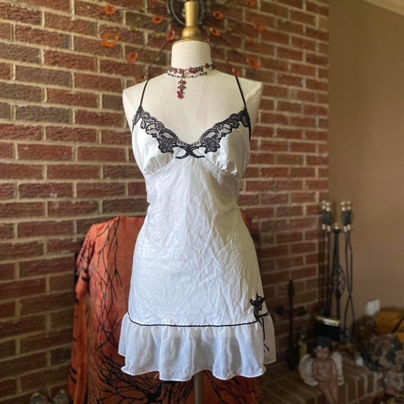 Cato Womens VTG Y2K Romantic White Satin Chemise Slip Dress Black Lace Trim Sz L - Picture 3 of 7